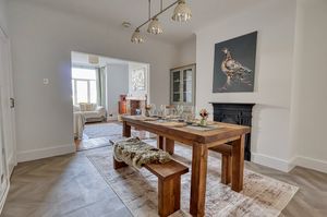 Diner- click for photo gallery